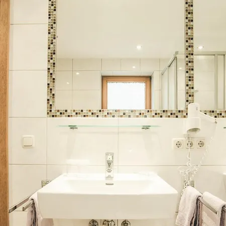 Antonia Hotel *